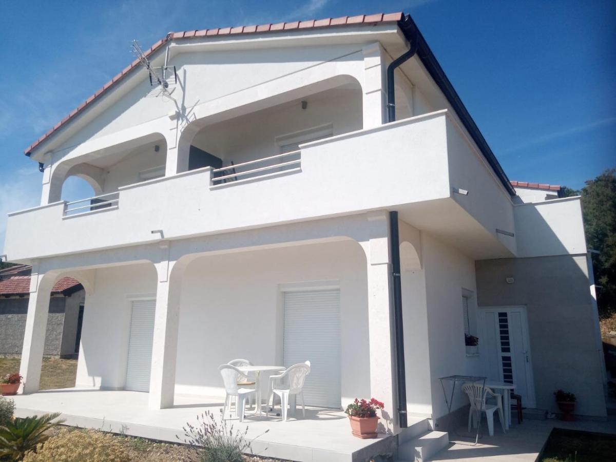 Apartmani Sol Vlasici باغ المظهر الخارجي الصورة